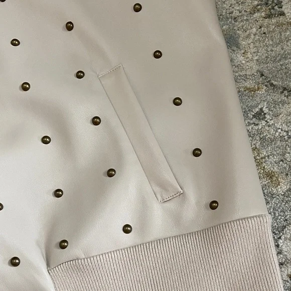 Sioni Light Beige Bomber Jacket Sweater with Metallic Details - Picture 13 of 15